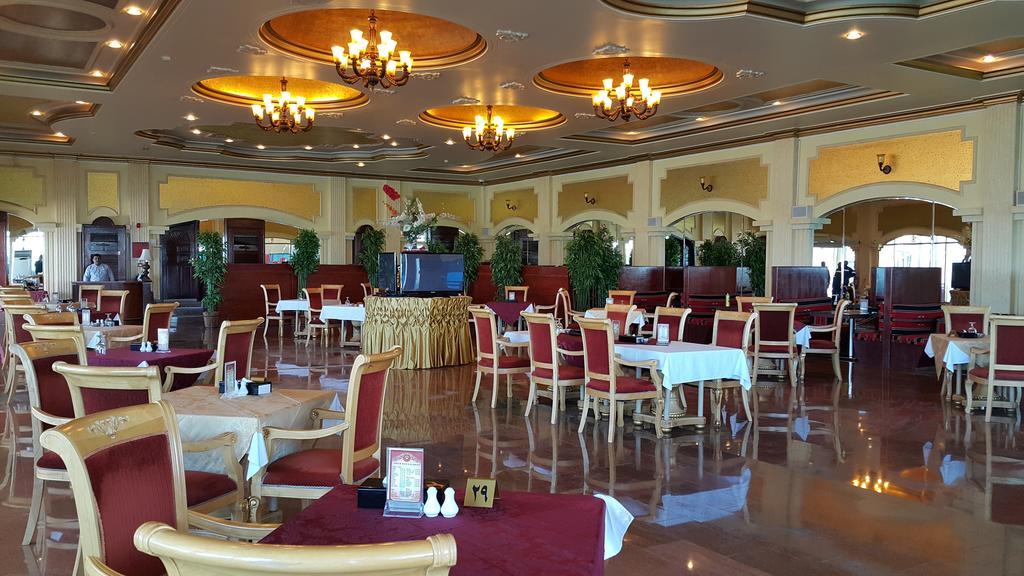 אל חור Tio Sea Resort מראה חיצוני תמונה The restaurant
