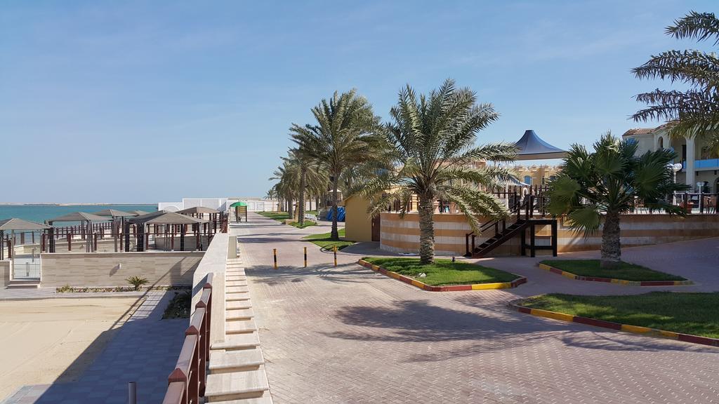 אל חור Tio Sea Resort מראה חיצוני תמונה Al-Shaab beach