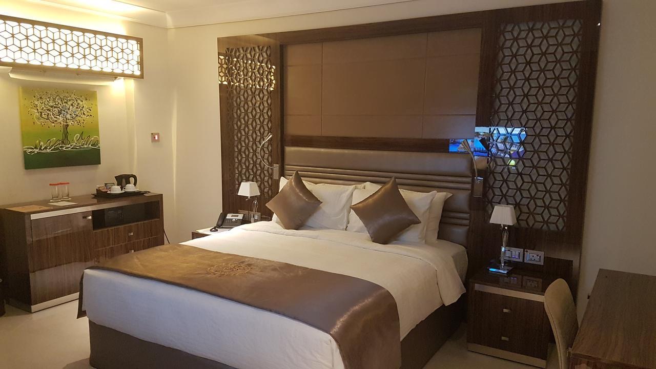 אל חור Tio Sea Resort מראה חיצוני תמונה A bedroom at the hotel