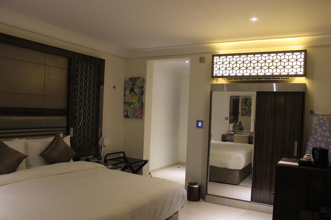 אל חור Tio Sea Resort מראה חיצוני תמונה A room at the hotel