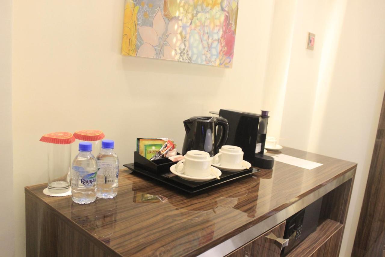 אל חור Tio Sea Resort מראה חיצוני תמונה A coffee and tea tray in a hotel room